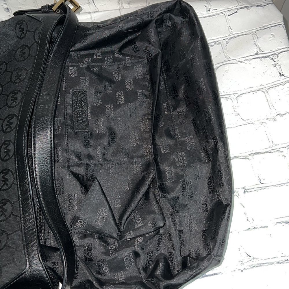 Michael Kors Black Signature Canvas and Leather Millbrook Hobo - Picture 10 of 14